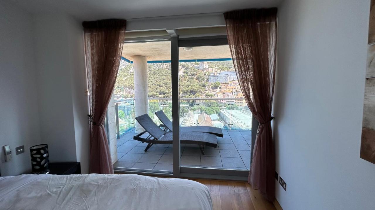 Ocean Village Luxury 2 Bed 2 Bath Apartment - Amazing Views - Pools And Jacuzzis Gibraltar Extérieur photo
