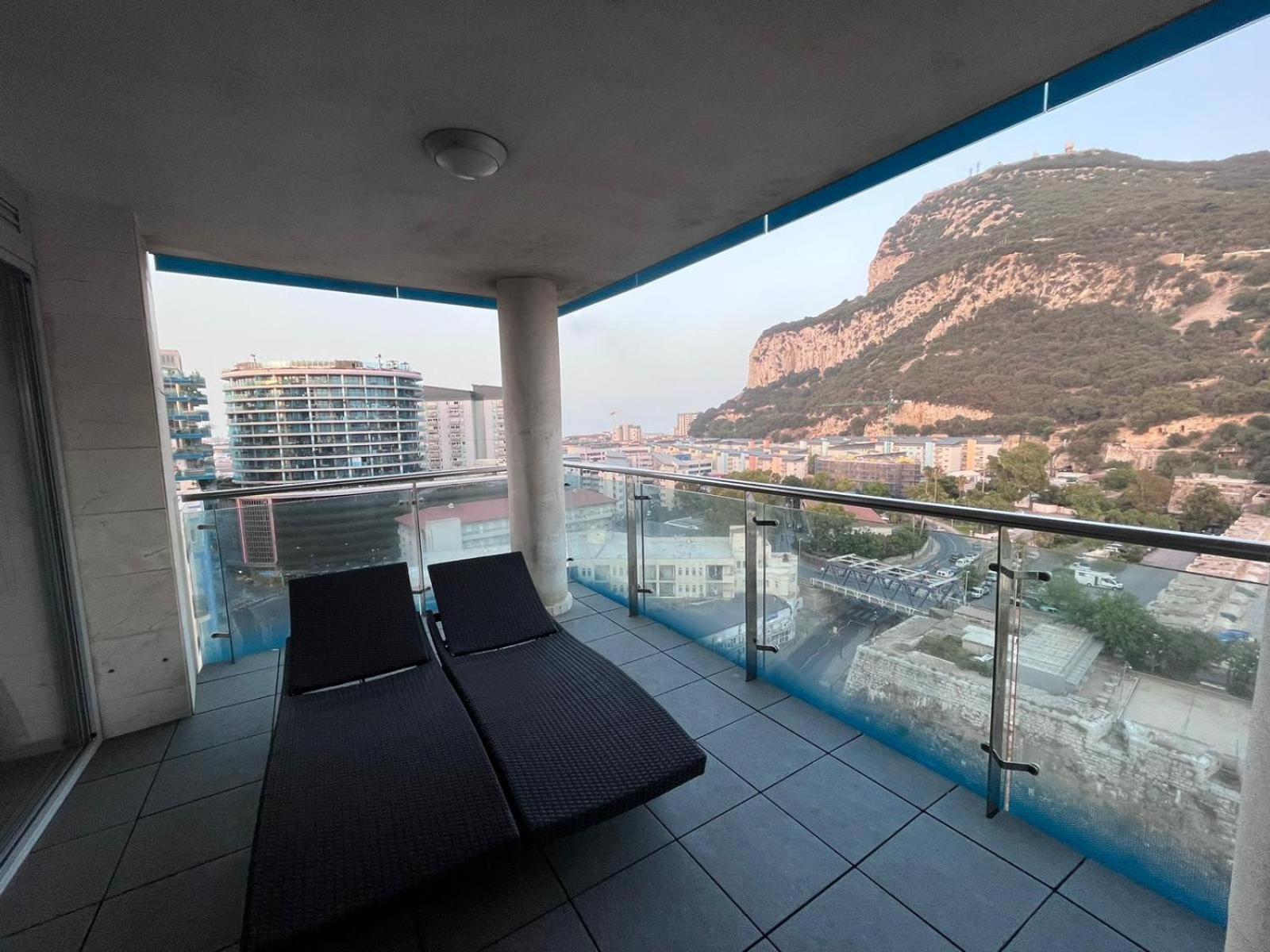 Ocean Village Luxury 2 Bed 2 Bath Apartment - Amazing Views - Pools And Jacuzzis Gibraltar Extérieur photo